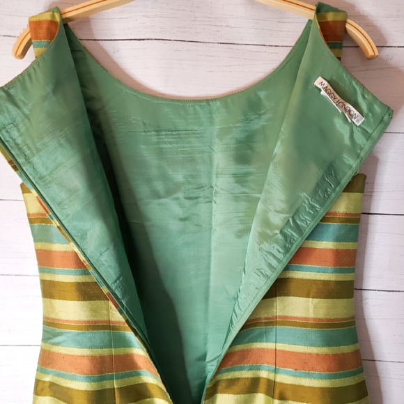 Maggy London Womens Dress with Hem Detail Sz 6 Beautiful Colors 100% SILK - Picture 6 of 7